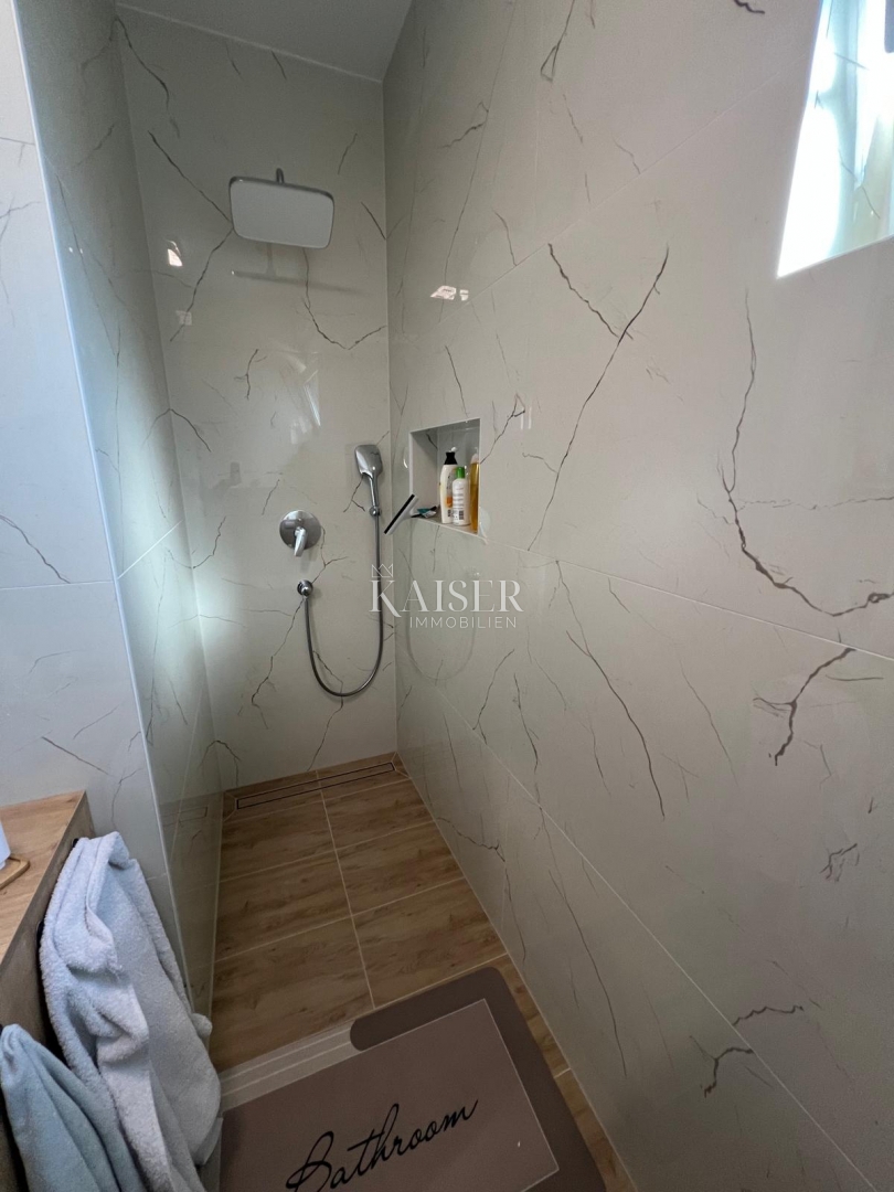 Srima, Vodice - Moderna trietažna hiša (S1) s pogledom na morje