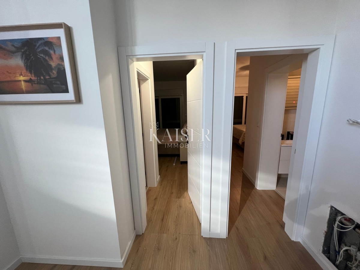 Srima, Vodice - Moderna trietažna hiša (S1) s pogledom na morje