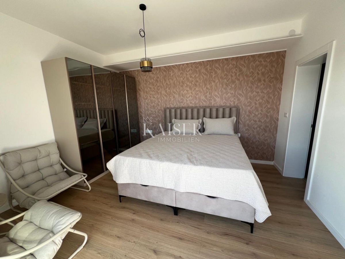 Srima, Vodice - Moderna trietažna hiša (S1) s pogledom na morje