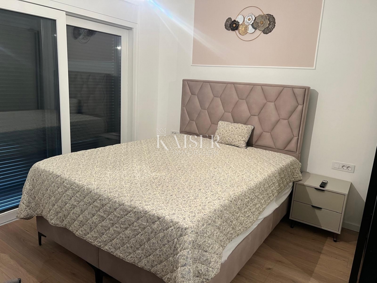 Srima, Vodice - Moderna trietažna hiša (S1) s pogledom na morje