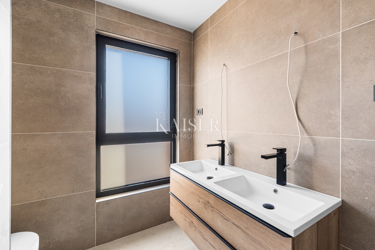 Istra - Poreč, nov luksuzni penthouse s strešno teraso