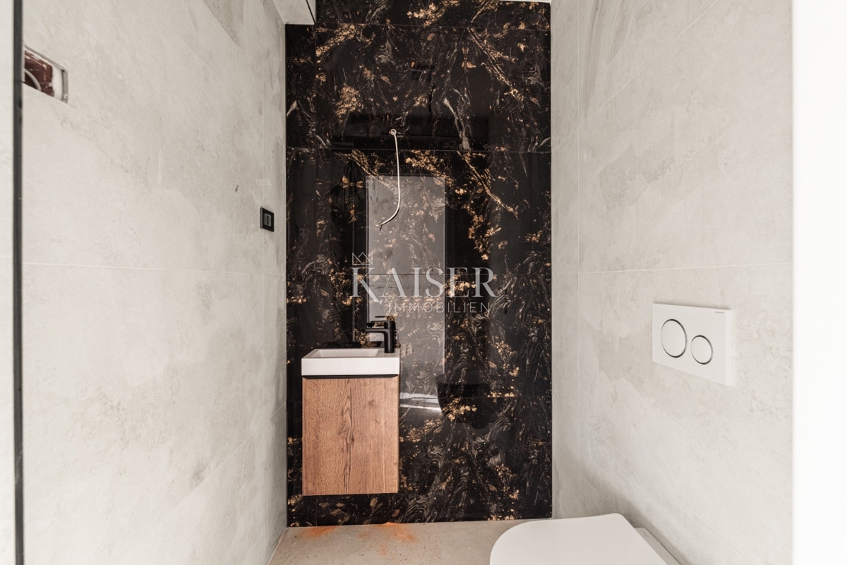 Istra - Poreč, nov luksuzni penthouse s strešno teraso