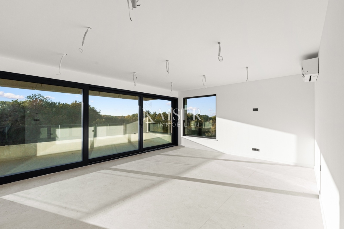 Istra - Poreč, nov luksuzni penthouse s strešno teraso