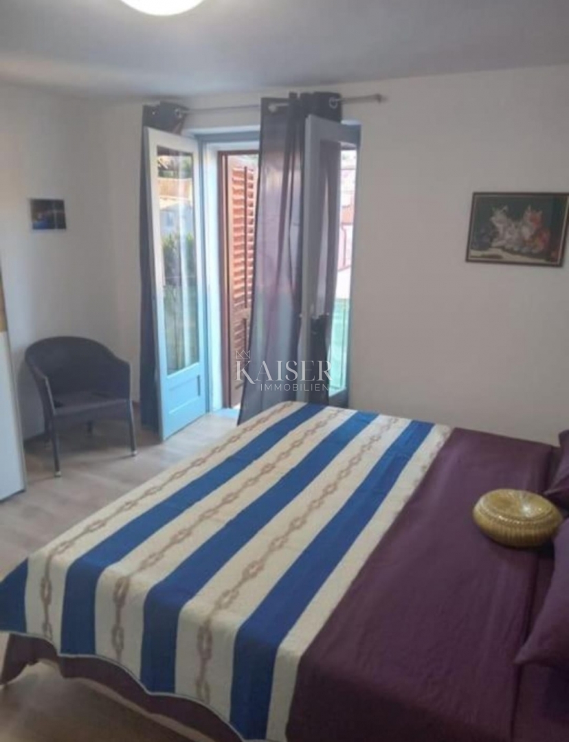 Mali Lošinj, stanovanje 54 m2 v centru s parkirnim mestom