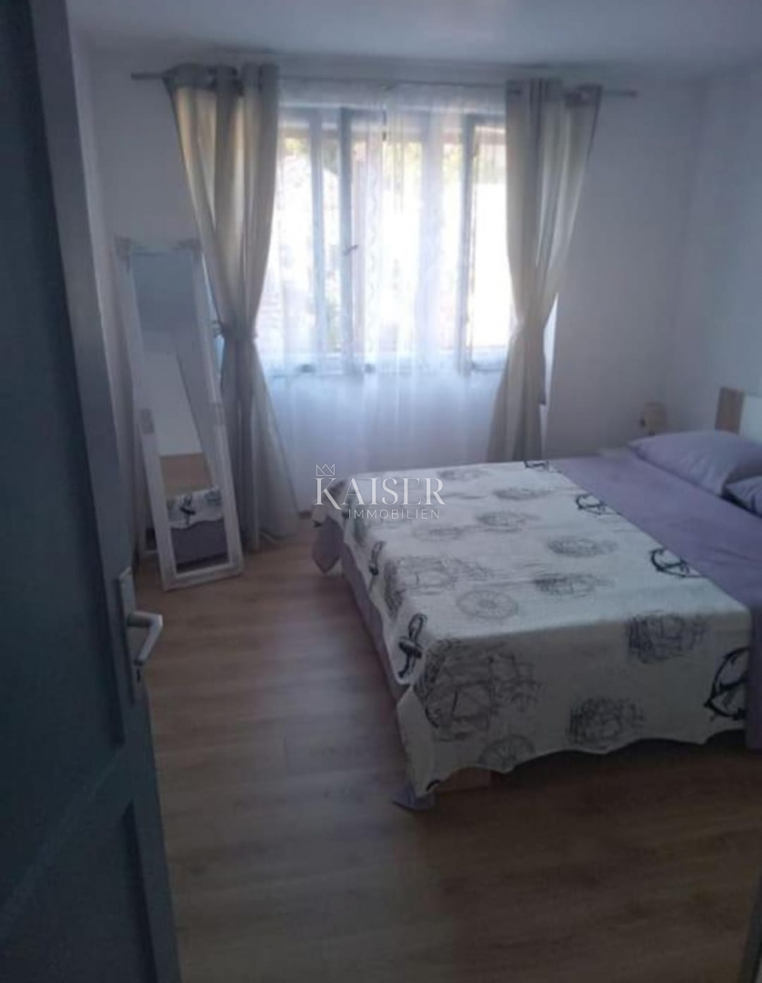 Mali Lošinj, stanovanje 54 m2 v centru s parkirnim mestom