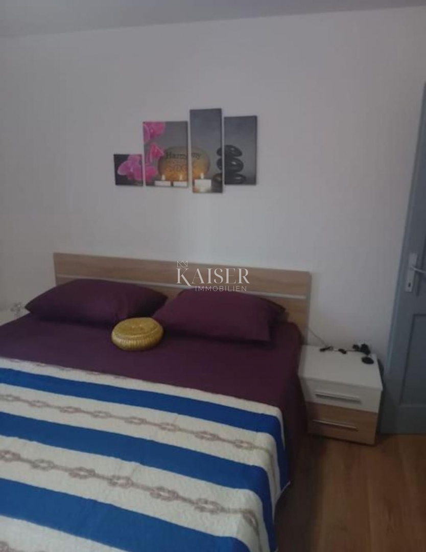 Mali Lošinj, stanovanje 54 m2 v centru s parkirnim mestom