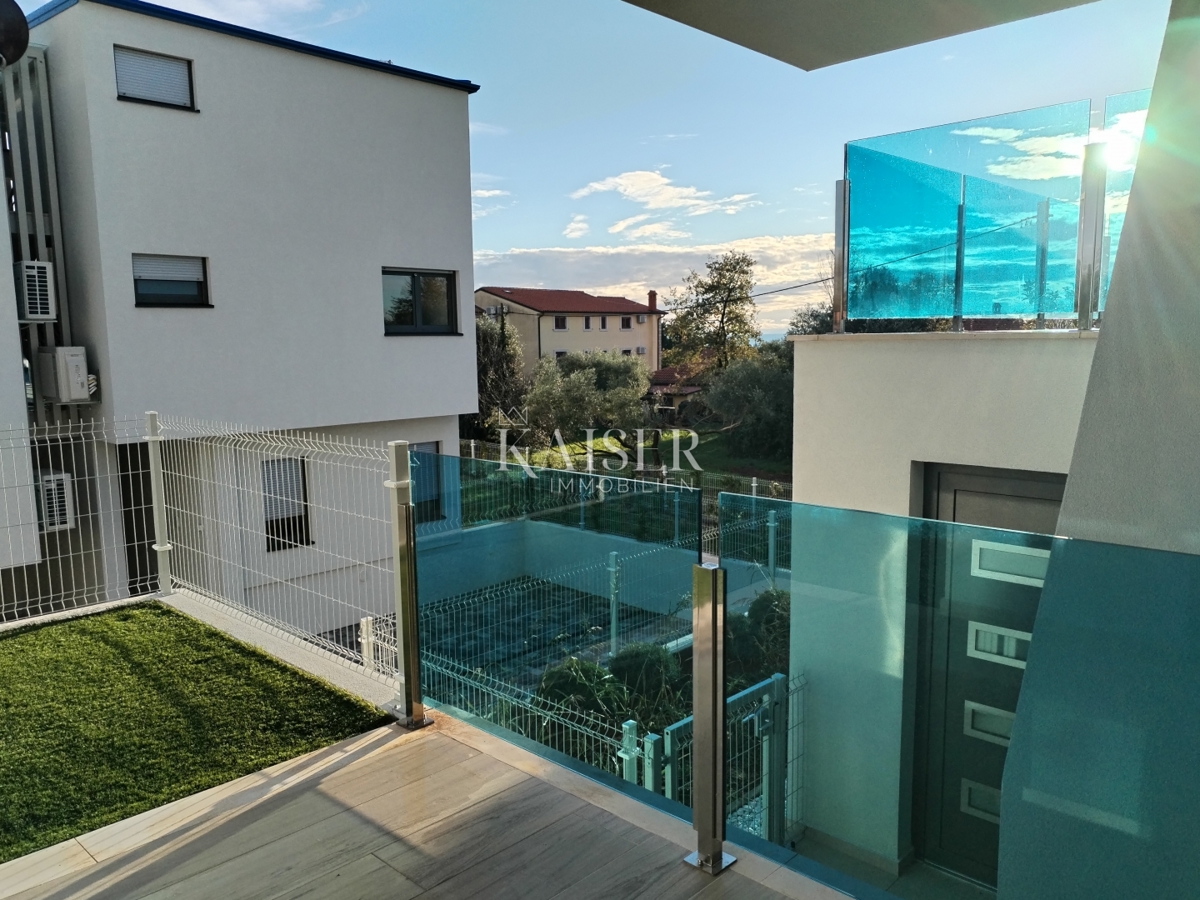 Istra, Umag, stanovanje 67 m2, 300m od morja