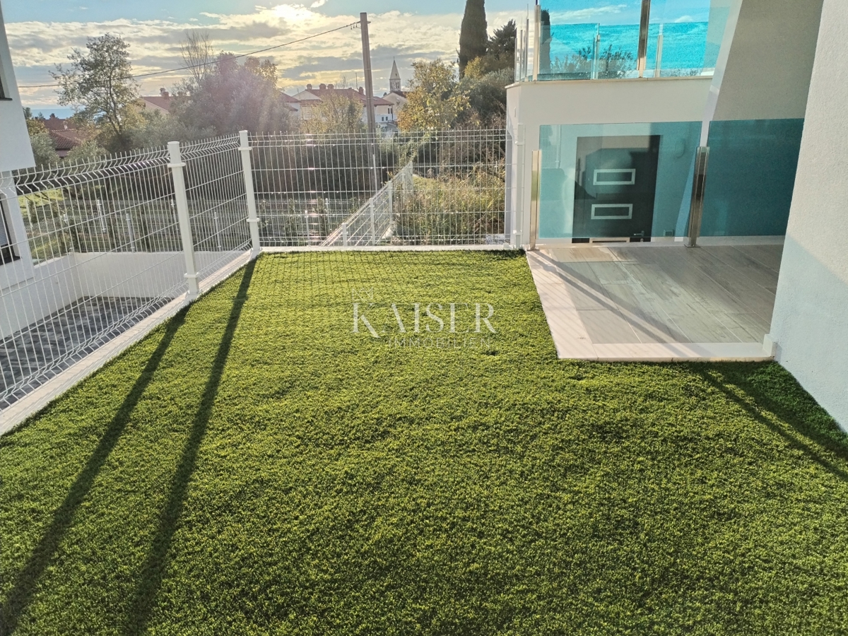 Istra, Umag, stanovanje 67 m2, 300m od morja