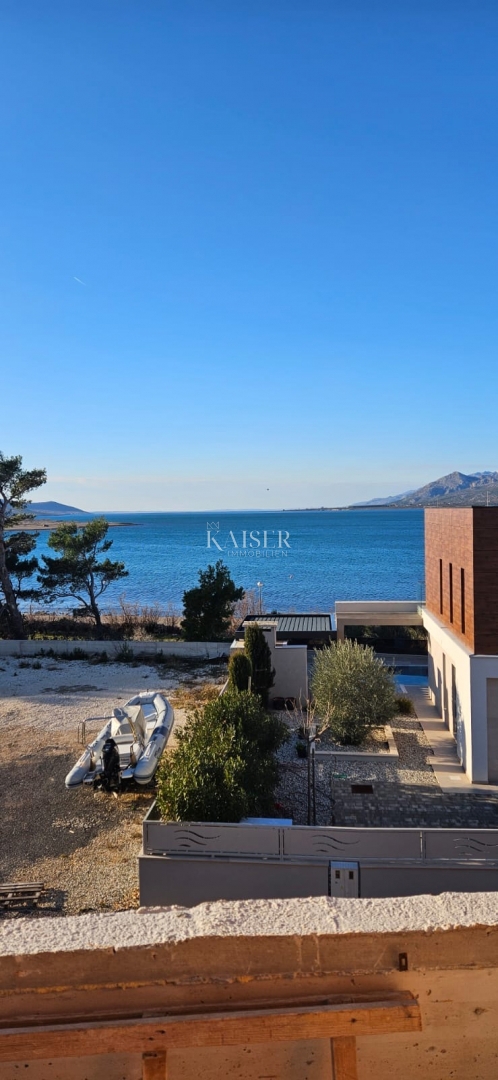 Rovanjska - Novogradnja 81 m2, 50 m od plaže