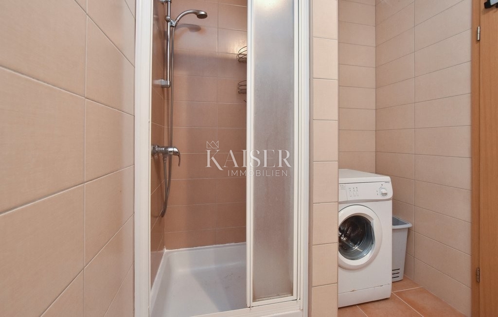 Otok Hvar - hiša prva vrsta ob morju