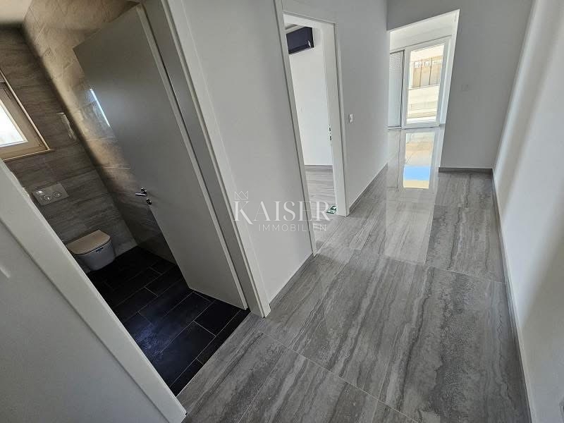 Pag, Povljana - apartma 56 m2 prva vrsta do morja