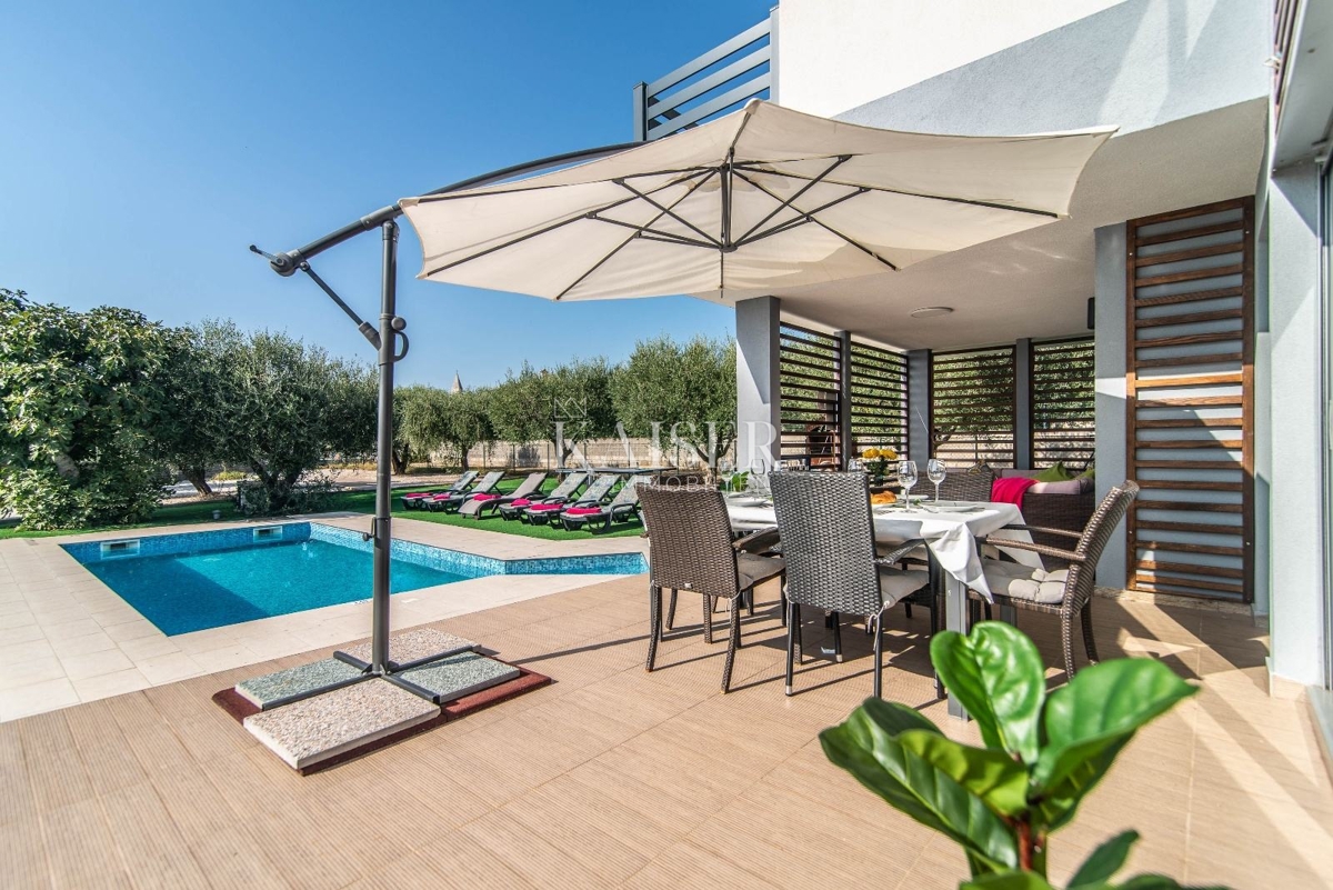 Istra, Vodnjan - vila z bazenom in pogledom na Brione