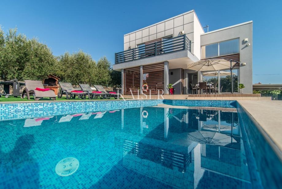 Istra, Vodnjan - vila z bazenom in pogledom na Brione