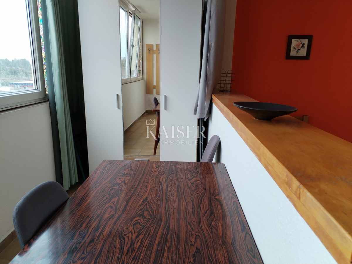 Istra, Umag, garsonjera v centru, 27m2, 500m od morja