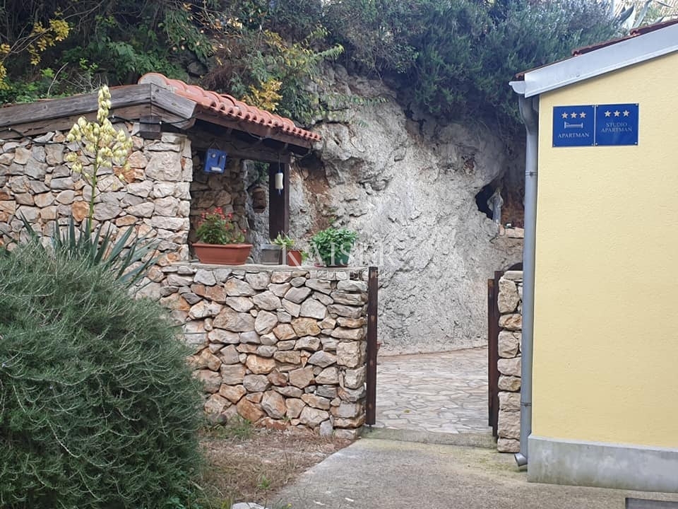 Prostoren pritlični apartma v Svetem Jakovu – otok Lošinj