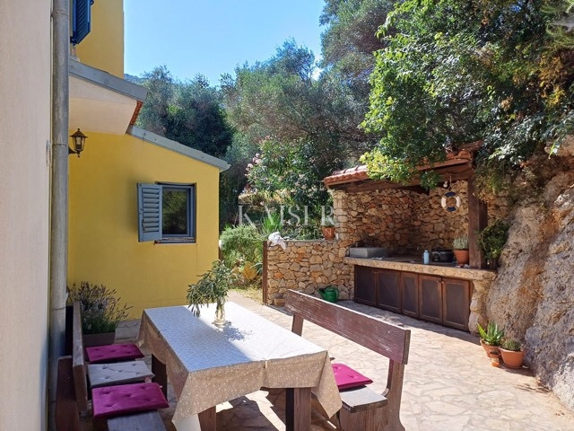 Prostoren pritlični apartma v Svetem Jakovu – otok Lošinj