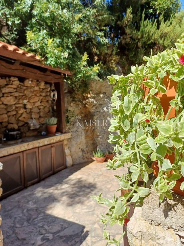 Prostoren pritlični apartma v Svetem Jakovu – otok Lošinj