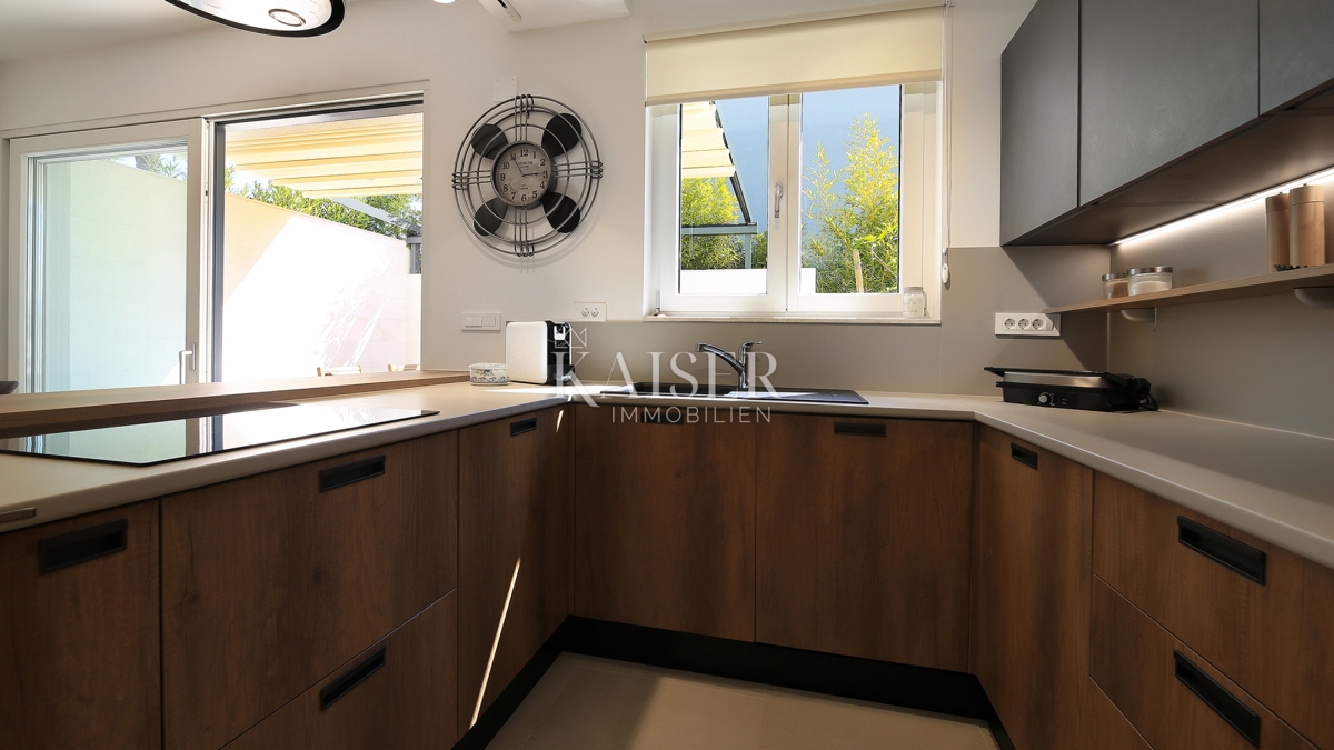 Otok Krk, Malinska - Moderna vila 200m2 z bazenom in pogledom na morje