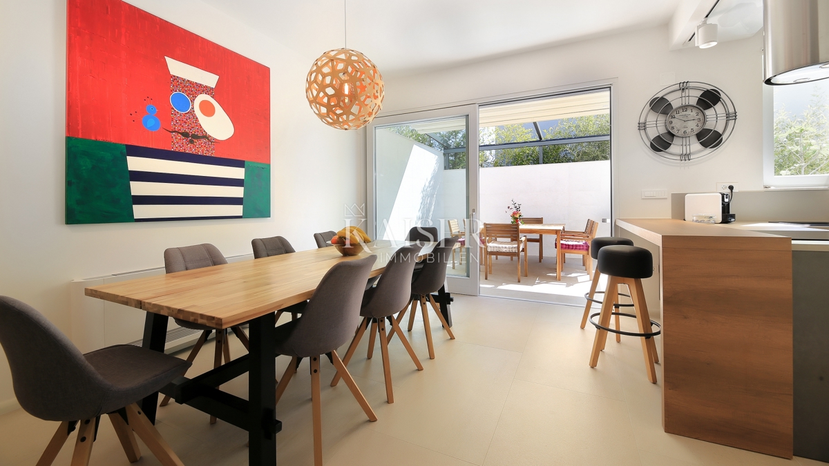 Otok Krk, Malinska - Moderna vila 200m2 z bazenom in pogledom na morje