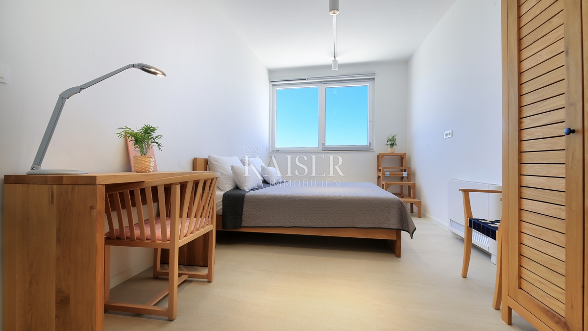 Otok Krk, Malinska - Moderna vila 200m2 z bazenom in pogledom na morje