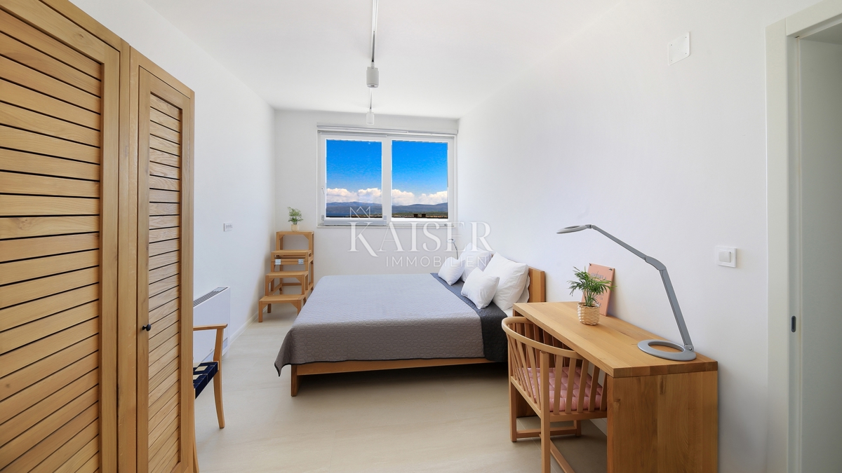 Otok Krk, Malinska - Moderna vila 200m2 z bazenom in pogledom na morje