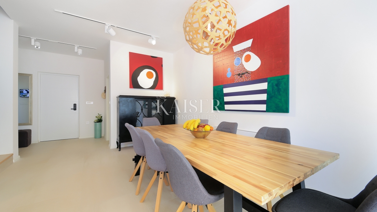 Otok Krk, Malinska - Moderna vila 200m2 z bazenom in pogledom na morje