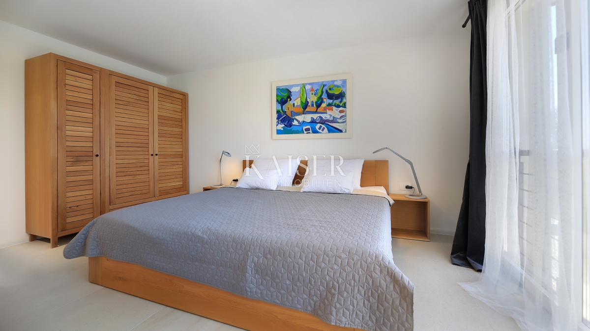 Otok Krk, Malinska - Moderna vila 200m2 z bazenom in pogledom na morje