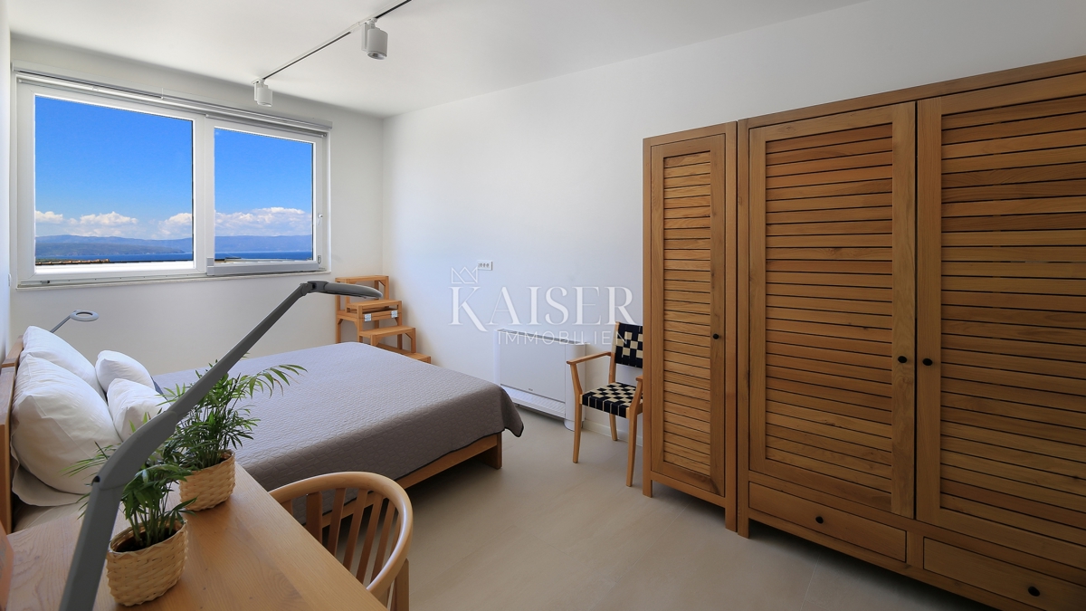 Otok Krk, Malinska - Moderna vila 200m2 z bazenom in pogledom na morje