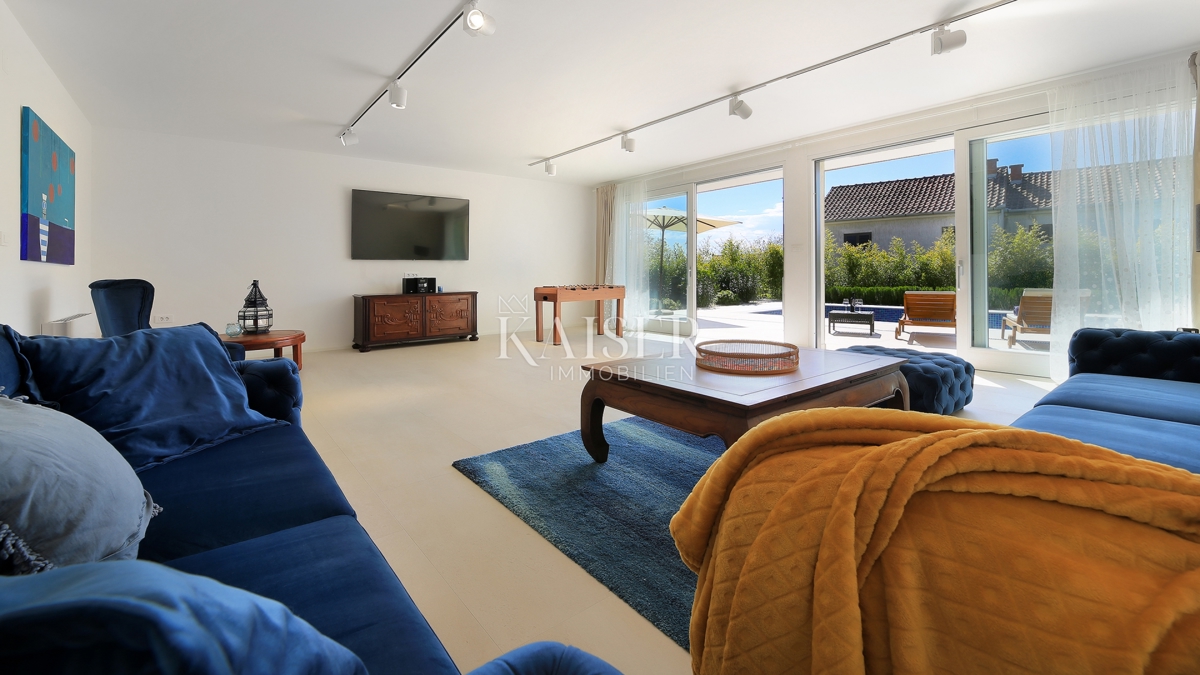 Otok Krk, Malinska - Moderna vila 200m2 z bazenom in pogledom na morje