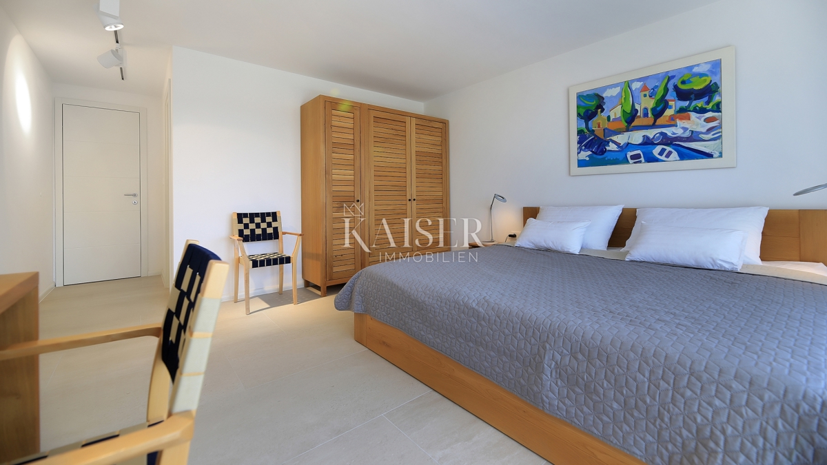 Otok Krk, Malinska - Moderna vila 200m2 z bazenom in pogledom na morje