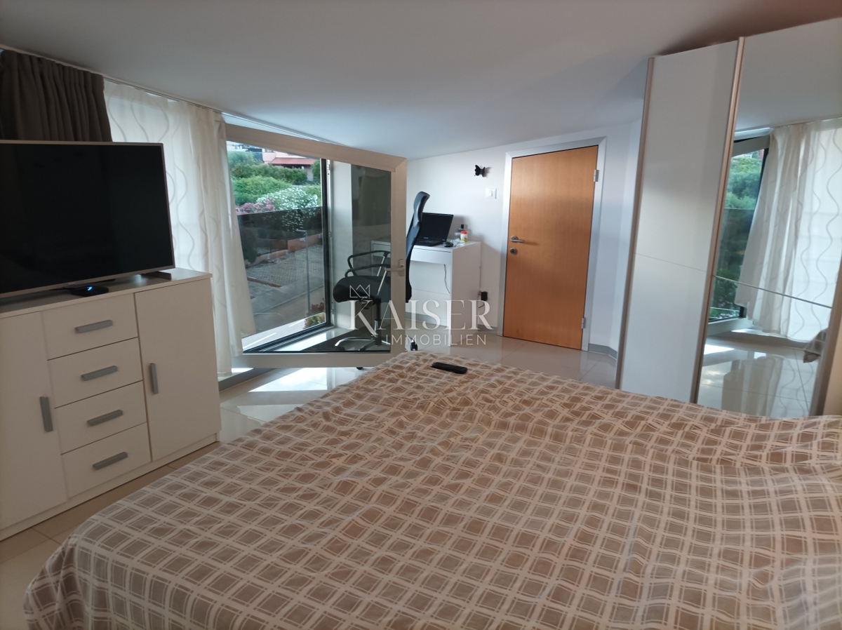 Novigrad, stanovanje 41 m2 v stavbi z dvigalom