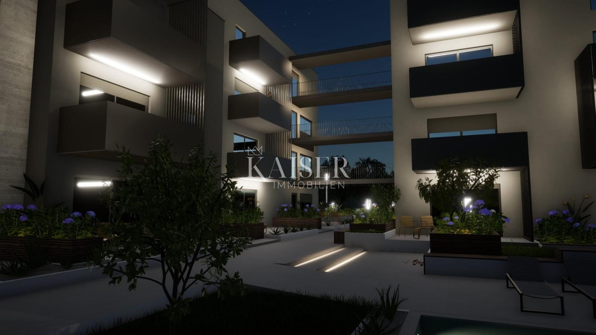 Istra - Poreč, stanovanje v stavbi z dvigalom in bazenom, dve spalnici