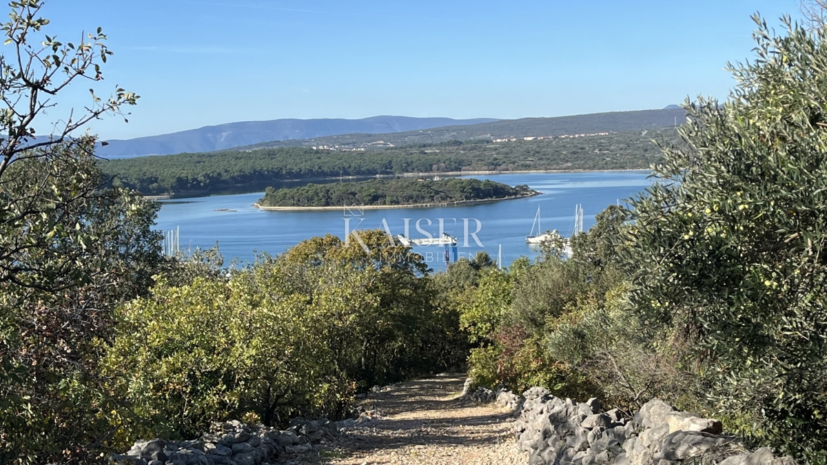 Otok Krk, Punat - avtentična kamnita hiša v prvi vrsti do morja