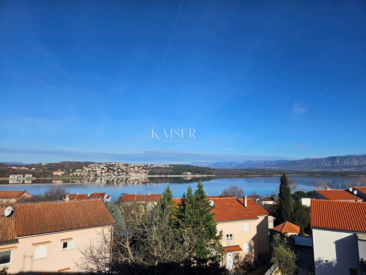 Otok Krk, Soline - dvoetažni apartma B, 150 m od morja