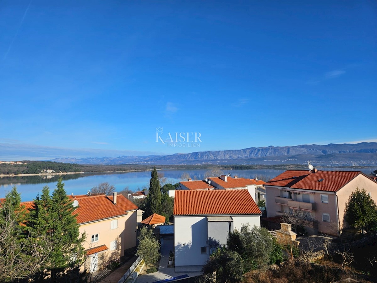 Otok Krk, Soline - dvoetažni apartma B, 150 m od morja