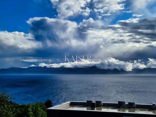 Rabac - luksuzna vila z morjem na dlani, 200 m2