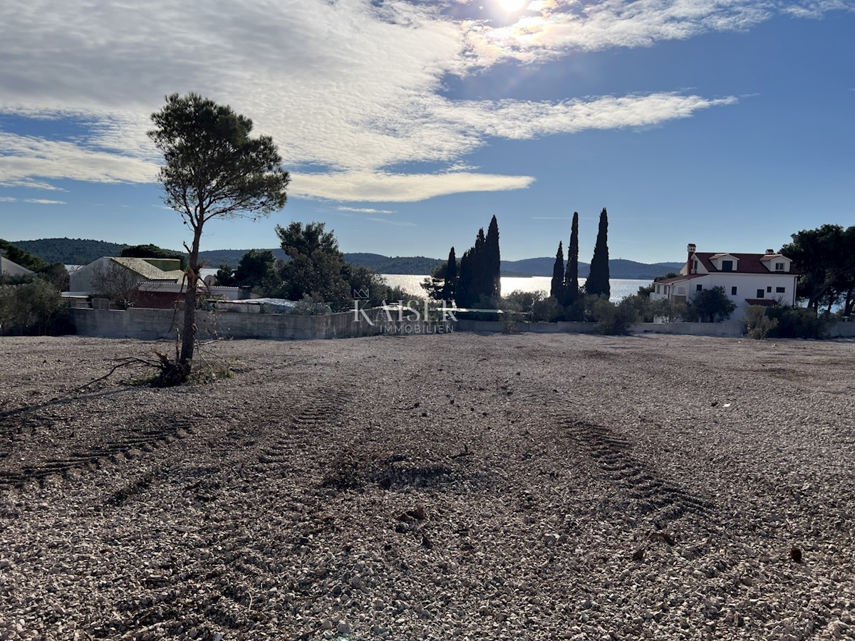 Šibenik Riviera - ekskluzivno stanovanje z 2 spalnicama in kopalnico, le 50 m od morja