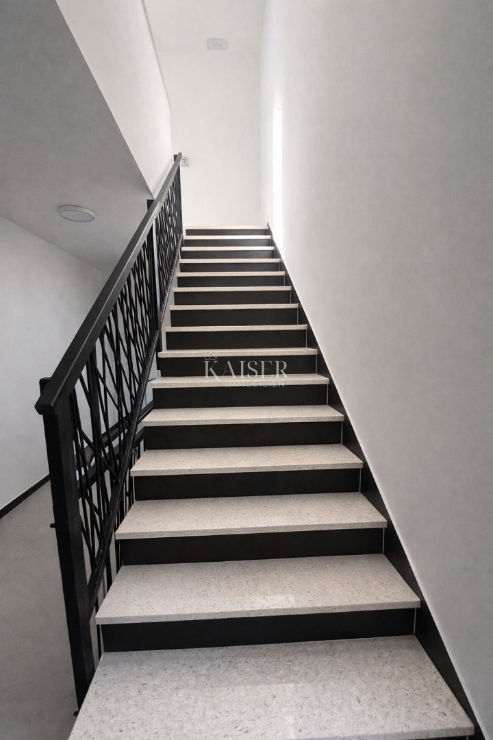 Zadar, Privlaka novogradnja stanovanje v bližini morja (200m)