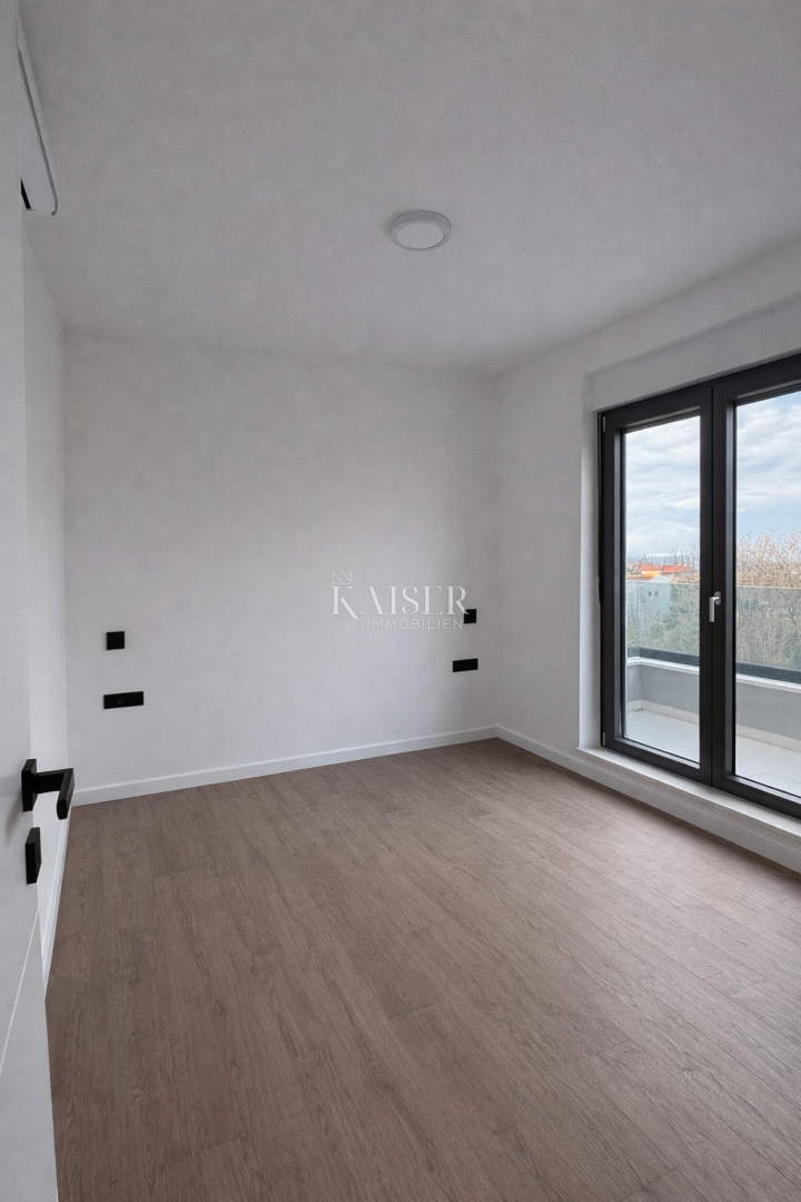 Zadar, Privlaka novogradnja stanovanje v bližini morja (200m)