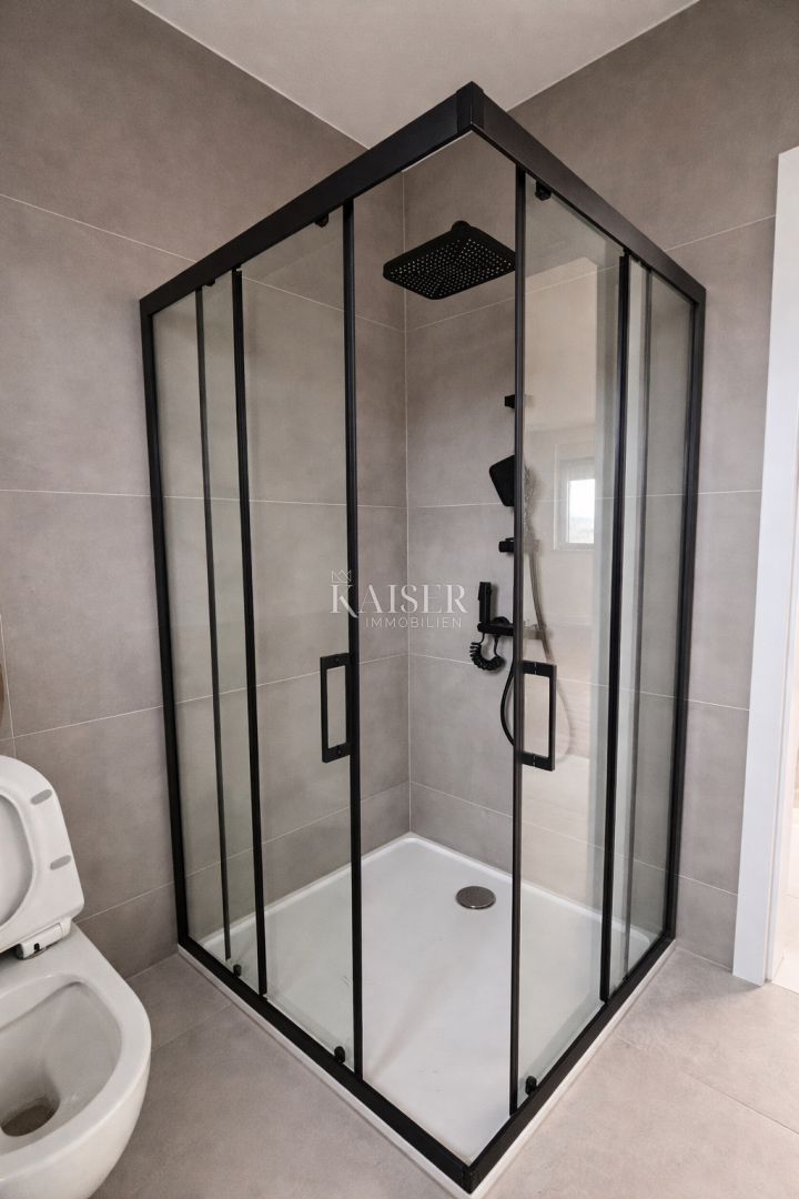 Zadar, Privlaka novogradnja stanovanje v bližini morja (200m)