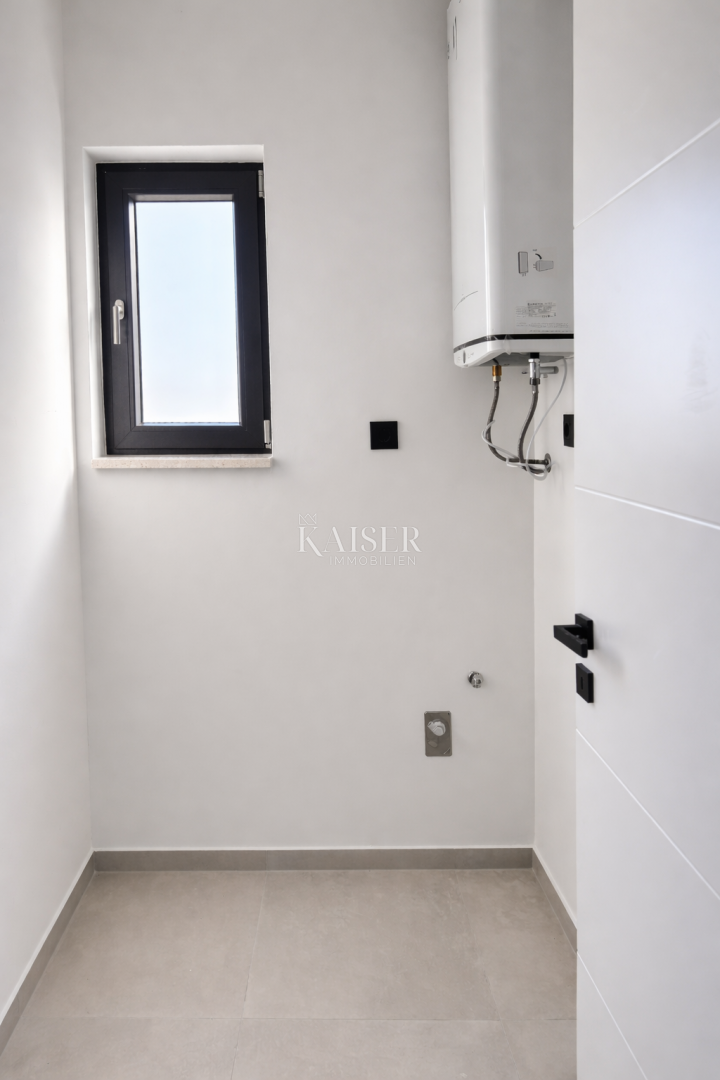 Zadar, Privlaka novogradnja stanovanje v bližini morja (200m)