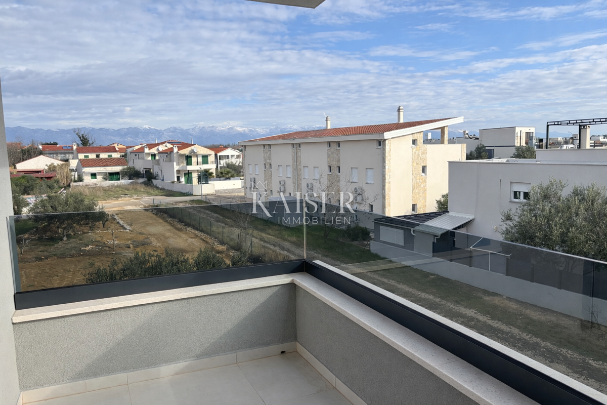 Zadar, Privlaka novogradnja stanovanje v bližini morja (200m)