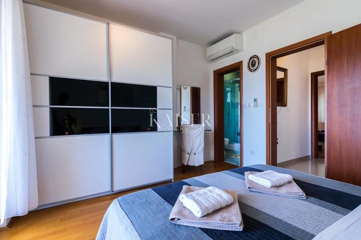 Istra, Pula - Družinska hiša 250m² na atraktivni lokaciji z bazenom