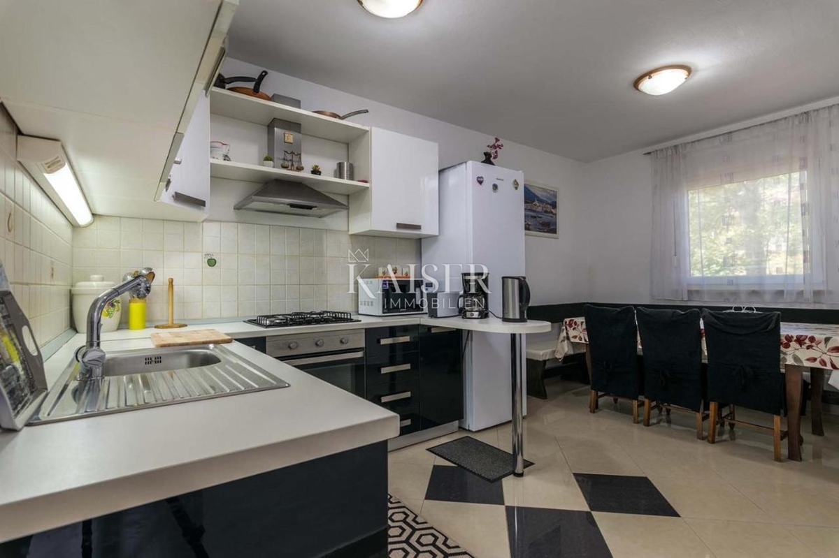 Istra, Pula - Družinska hiša 250m² na atraktivni lokaciji z bazenom