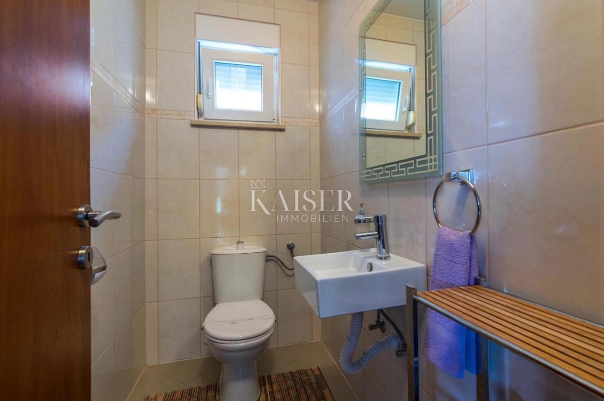 Istra, Pula - Družinska hiša 250m² na atraktivni lokaciji z bazenom