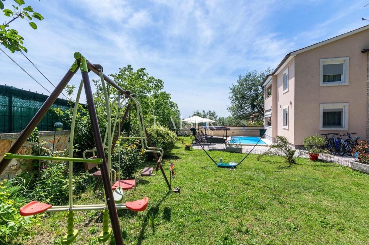 Istra, Pula - Družinska hiša 250m² na atraktivni lokaciji z bazenom