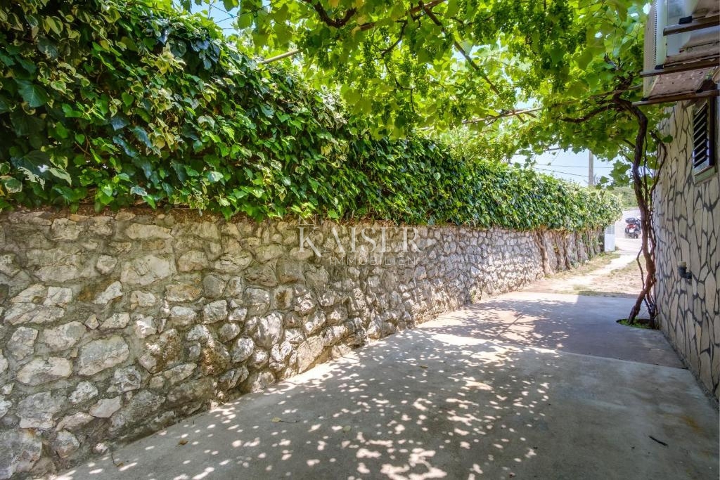 Otok Lošinj, Nerezine, hiša 74m2