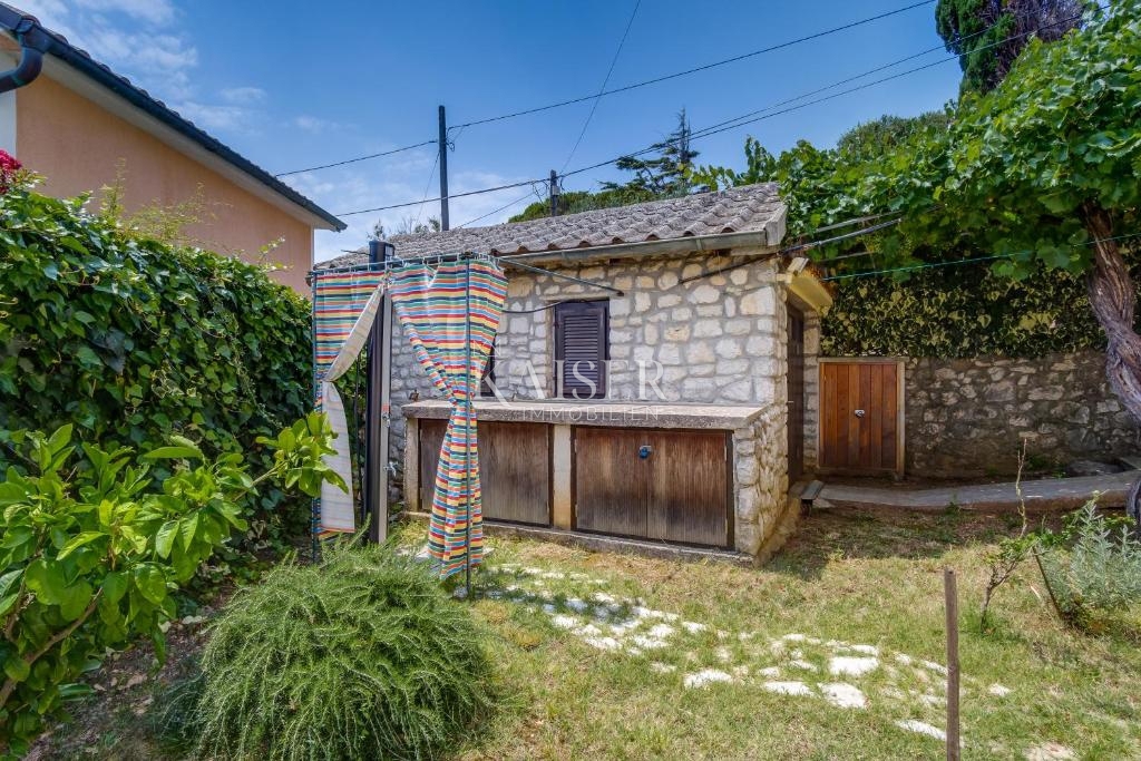 Otok Lošinj, Nerezine, hiša 74m2