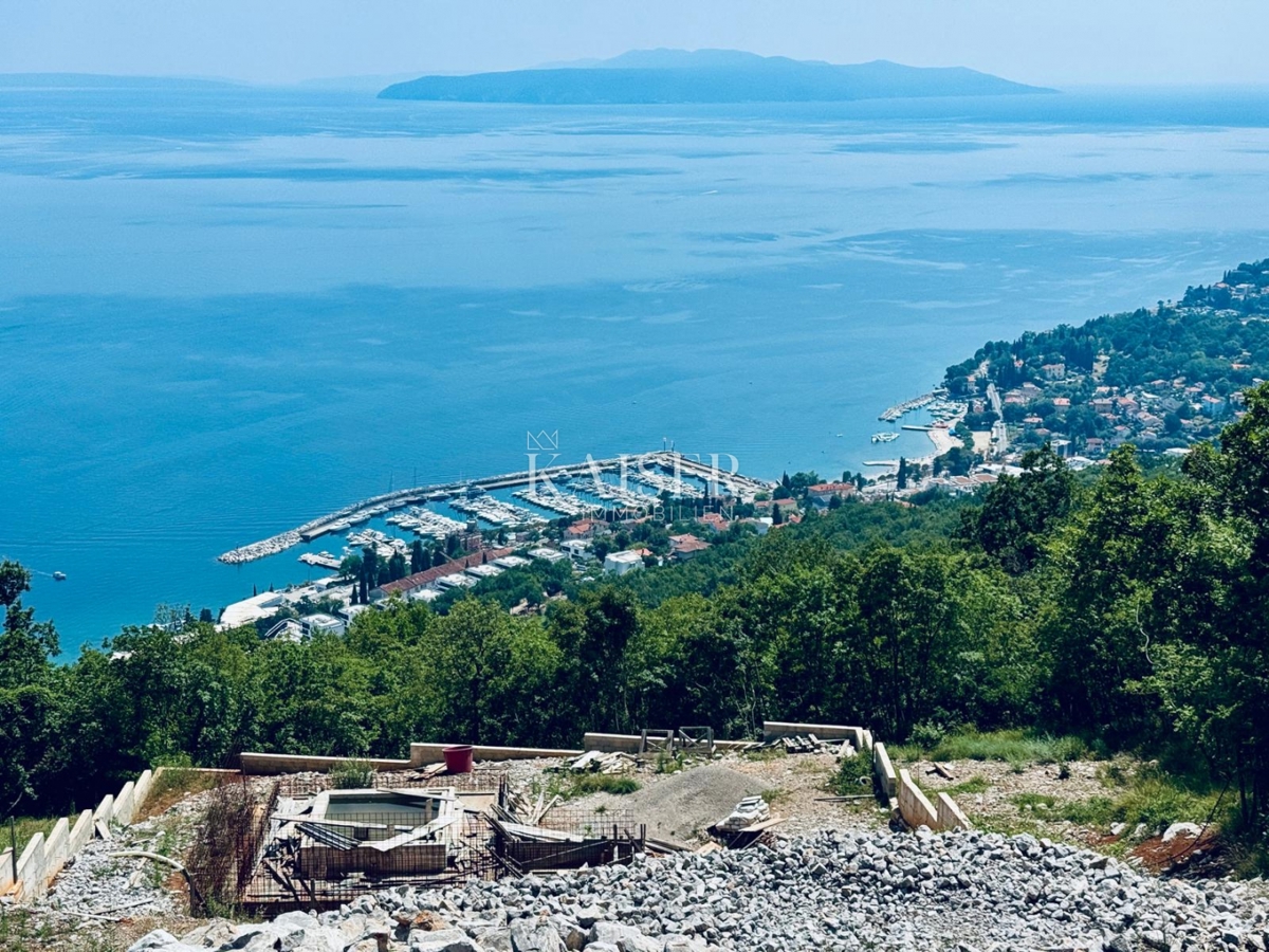 Opatija, Veprinac – Zemljišče s fenomenalnim razgledom in dovoljenjem za luksuzno vilo
