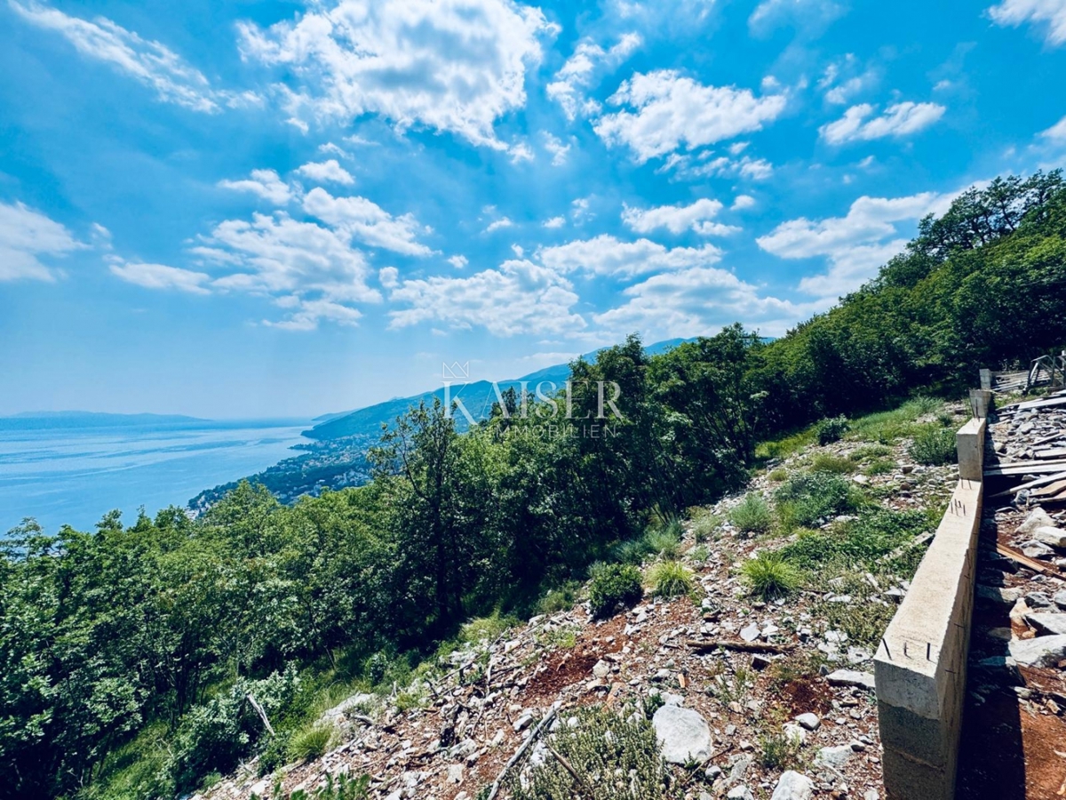Opatija, Veprinac – Zemljišče s fenomenalnim razgledom in dovoljenjem za luksuzno vilo